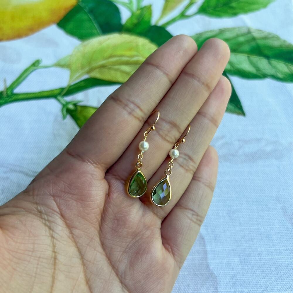 August Birthstone Earrings Peridot Pearl Minimalist Romantic Casual Earrings - Picture 3 of 6